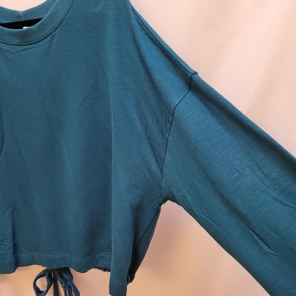 Fabletics Tie-Back Sweatshirt, 3x, Blue - Picture 4 of 8